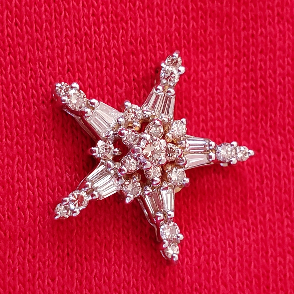 White Gold Round & Baquette DIAMONDS STAR Pendant
